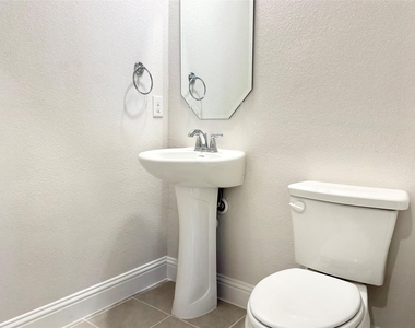 7856 Manilla Drive - Photo Thumbnail 23