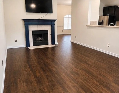 1207 Fox Trail Drive - Photo Thumbnail 5