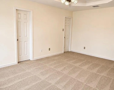 1207 Fox Trail Drive - Photo Thumbnail 16