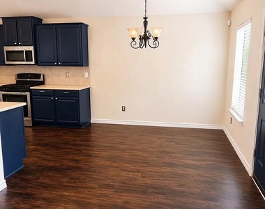 1207 Fox Trail Drive - Photo Thumbnail 7