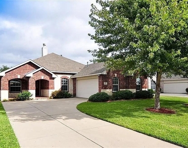 1207 Fox Trail Drive - Photo Thumbnail 2