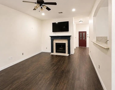 1207 Fox Trail Drive - Photo Thumbnail 4