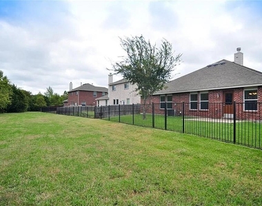 1207 Fox Trail Drive - Photo Thumbnail 20