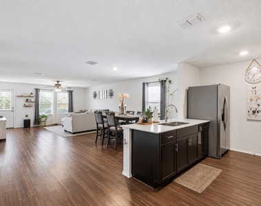 328 Falling Star Drive - Photo Thumbnail 2