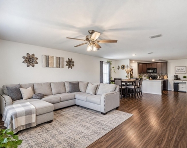328 Falling Star Drive - Photo Thumbnail 7