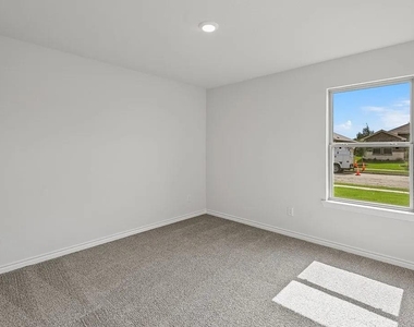 2067 Hearn Drive - Photo Thumbnail 18