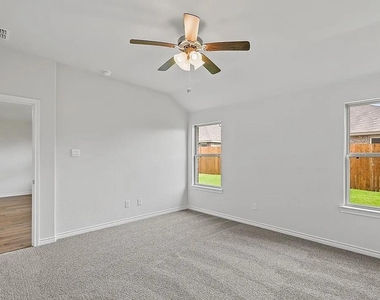 2067 Hearn Drive - Photo Thumbnail 16