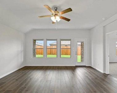 2067 Hearn Drive - Photo Thumbnail 11