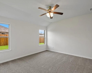 2067 Hearn Drive - Photo Thumbnail 23