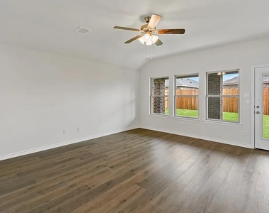 2067 Hearn Drive - Photo Thumbnail 12