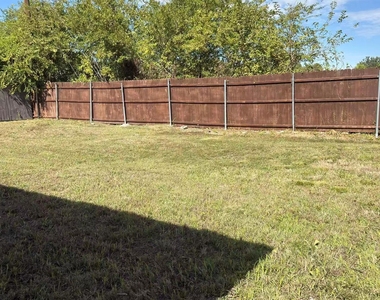 7213 Colgate Lane - Photo Thumbnail 15