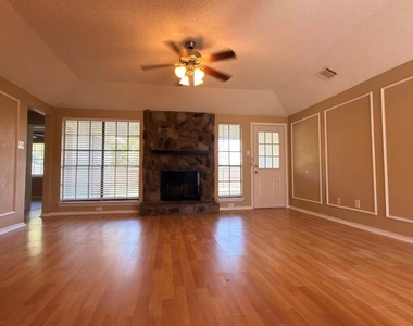 7213 Colgate Lane - Photo Thumbnail 4