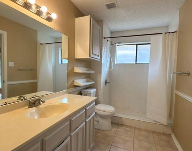 7213 Colgate Lane - Photo Thumbnail 10