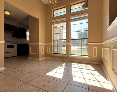 7213 Colgate Lane - Photo Thumbnail 6