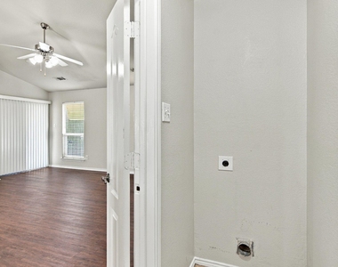 6425 Regina Drive - Photo Thumbnail 24