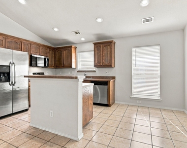 6425 Regina Drive - Photo Thumbnail 9