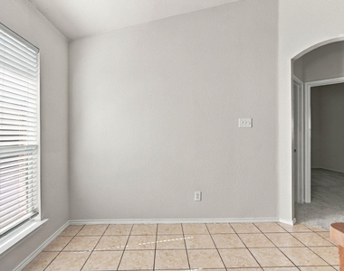 6425 Regina Drive - Photo Thumbnail 11