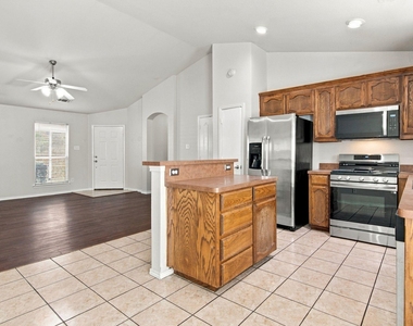 6425 Regina Drive - Photo Thumbnail 10
