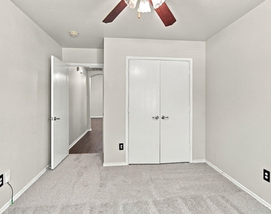 6425 Regina Drive - Photo Thumbnail 21