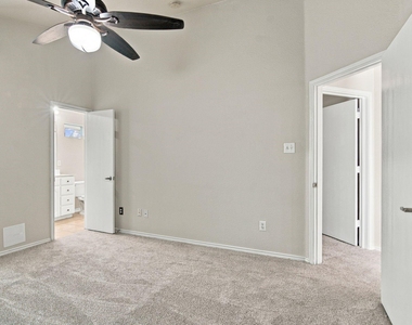 6425 Regina Drive - Photo Thumbnail 15
