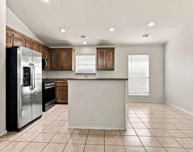 6425 Regina Drive - Photo Thumbnail 8
