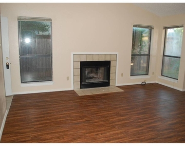1127 Rimcrest Drive - Photo Thumbnail 4