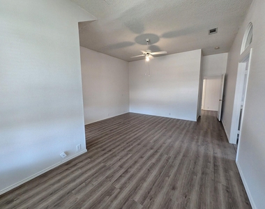 6909 Cinnabar Drive - Photo Thumbnail 24
