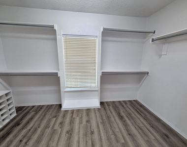 6909 Cinnabar Drive - Photo Thumbnail 29