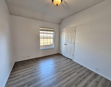 6909 Cinnabar Drive - Photo Thumbnail 31