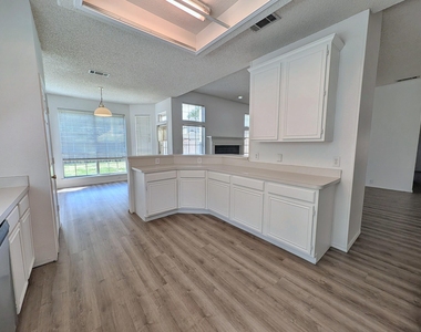 6909 Cinnabar Drive - Photo Thumbnail 19