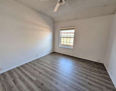 6909 Cinnabar Drive - Photo Thumbnail 32