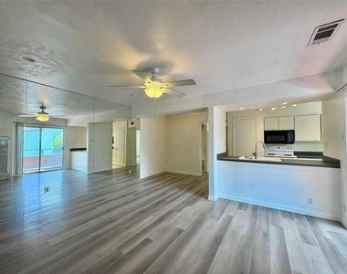 4347 Dickason Avenue - Photo Thumbnail 5