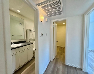 4347 Dickason Avenue - Photo Thumbnail 17