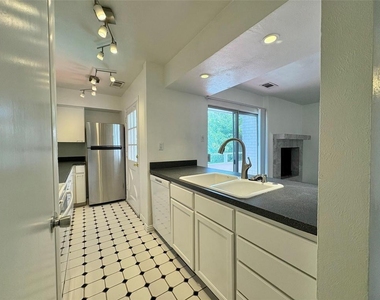 4347 Dickason Avenue - Photo Thumbnail 7