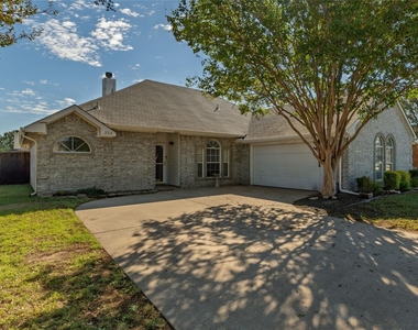 224 Cobblestone Circle - Photo Thumbnail 1