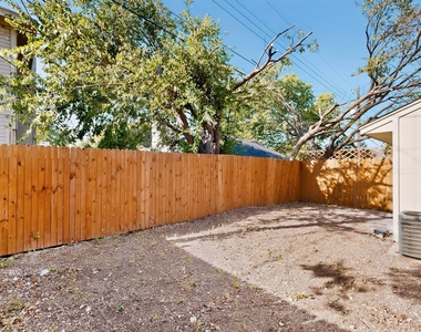 132 Graystone Place - Photo Thumbnail 34