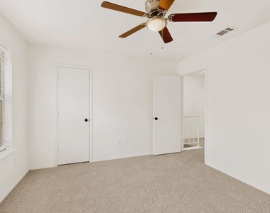 132 Graystone Place - Photo Thumbnail 28