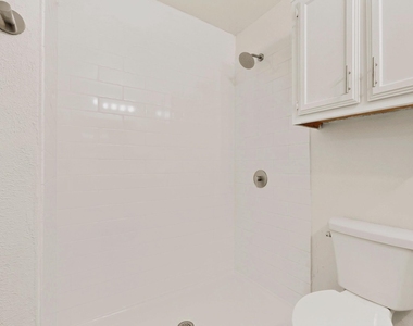 132 Graystone Place - Photo Thumbnail 25