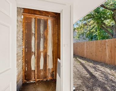 132 Graystone Place - Photo Thumbnail 32