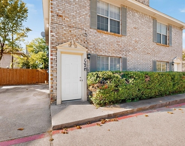 132 Graystone Place - Photo Thumbnail 3