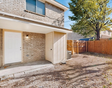 132 Graystone Place - Photo Thumbnail 31
