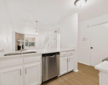 132 Graystone Place - Photo Thumbnail 16
