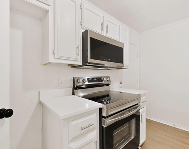 132 Graystone Place - Photo Thumbnail 15