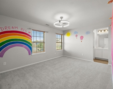 312 Crescent Avenue - Photo Thumbnail 17