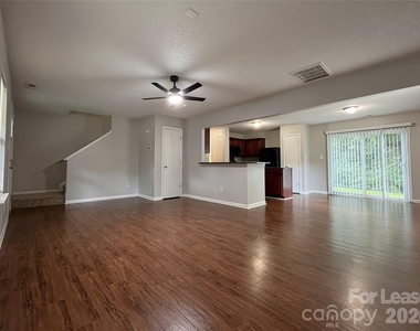 506 Railway Place Sw - Photo Thumbnail 4