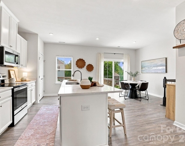 2595 Grantham Place Drive - Photo Thumbnail 11