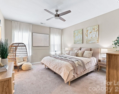 2595 Grantham Place Drive - Photo Thumbnail 3