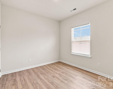 2595 Grantham Place Drive - Photo Thumbnail 23
