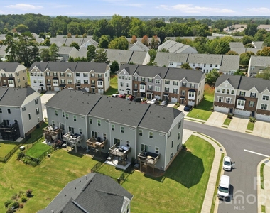 2595 Grantham Place Drive - Photo Thumbnail 37