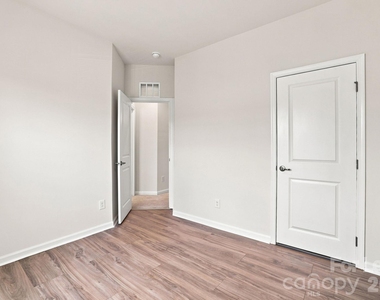 2595 Grantham Place Drive - Photo Thumbnail 24